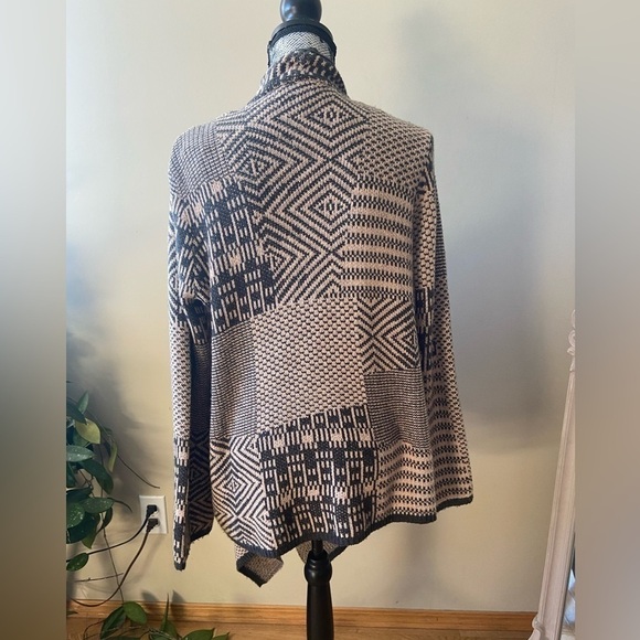 ⭐️2 FOR $20⭐️ Knox rose cardigan knit sweater size medium - Picture 7 of 7